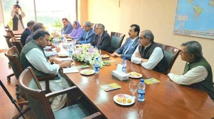 PTI, PML-N cast doubts on talks success ahead of ‘final round’ on Tuesday